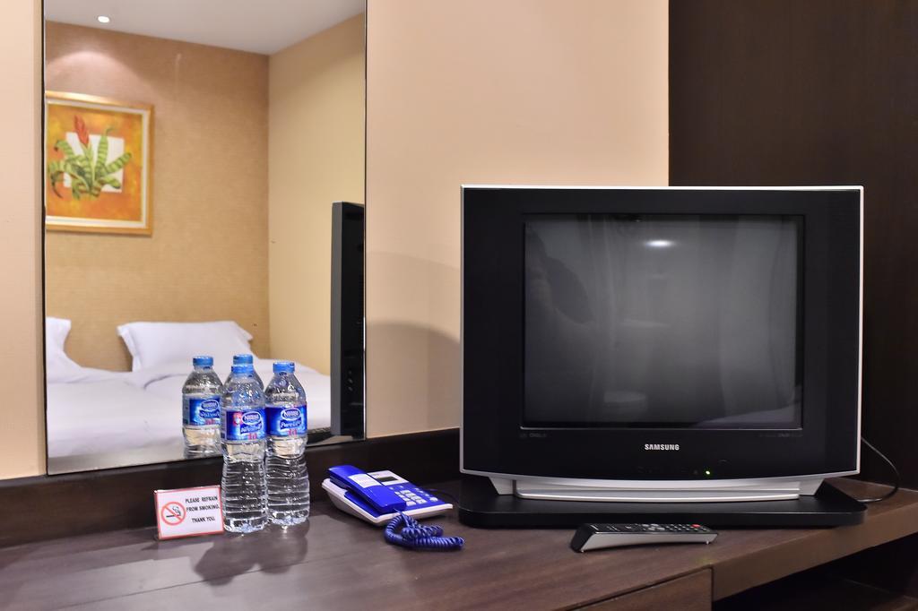 Take A Rest Hotel Bangkok Phòng bức ảnh