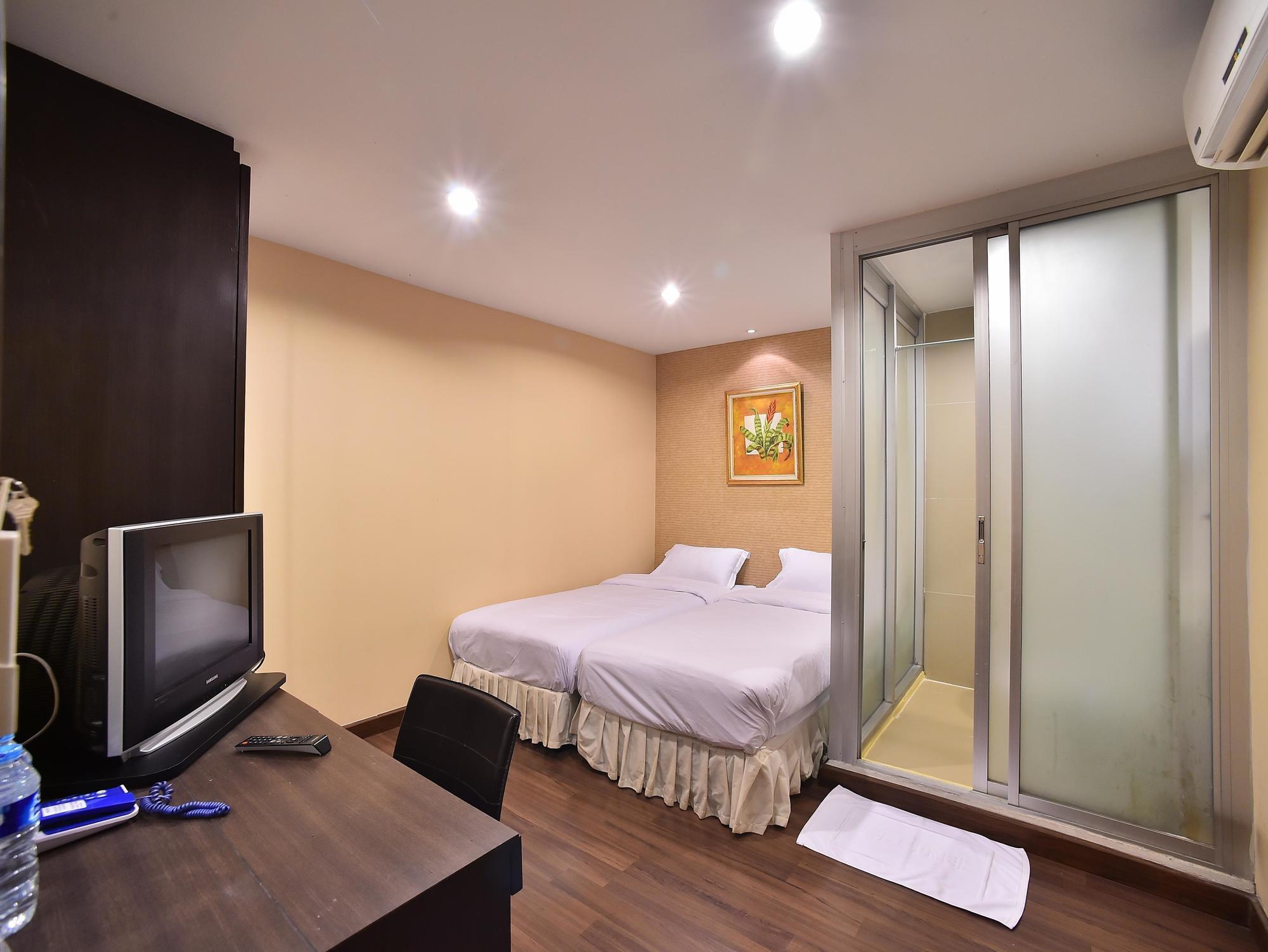 Take A Rest Hotel Bangkok Ngoại thất bức ảnh